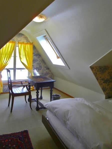 Hôtel Les Vieux Toits Neuchâtel Exterior foto